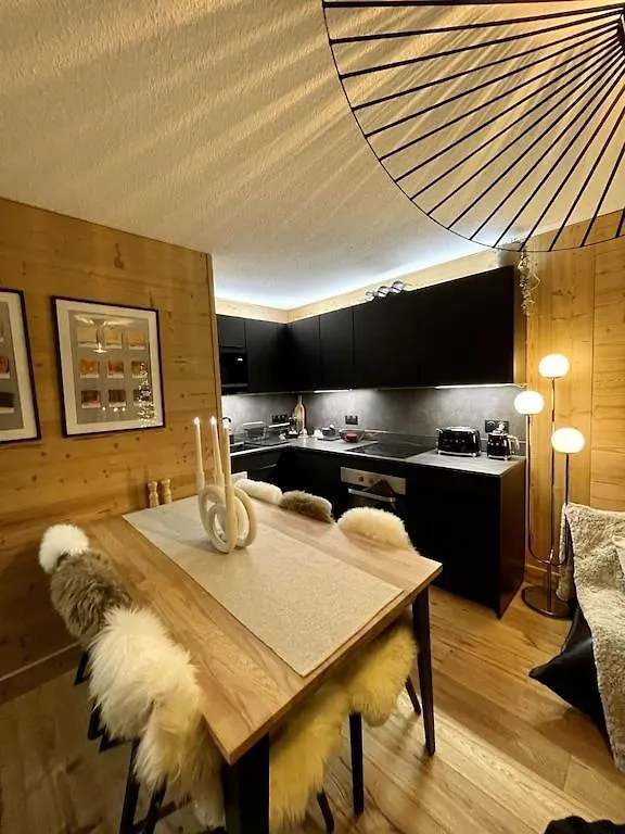 Megeve -White Aster- Charming Renovated Apartment 0*,